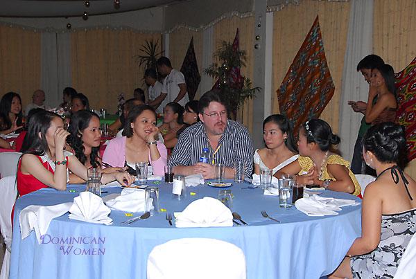 young-filipino-women-088