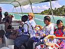 cartagena-women-boat-1104-15